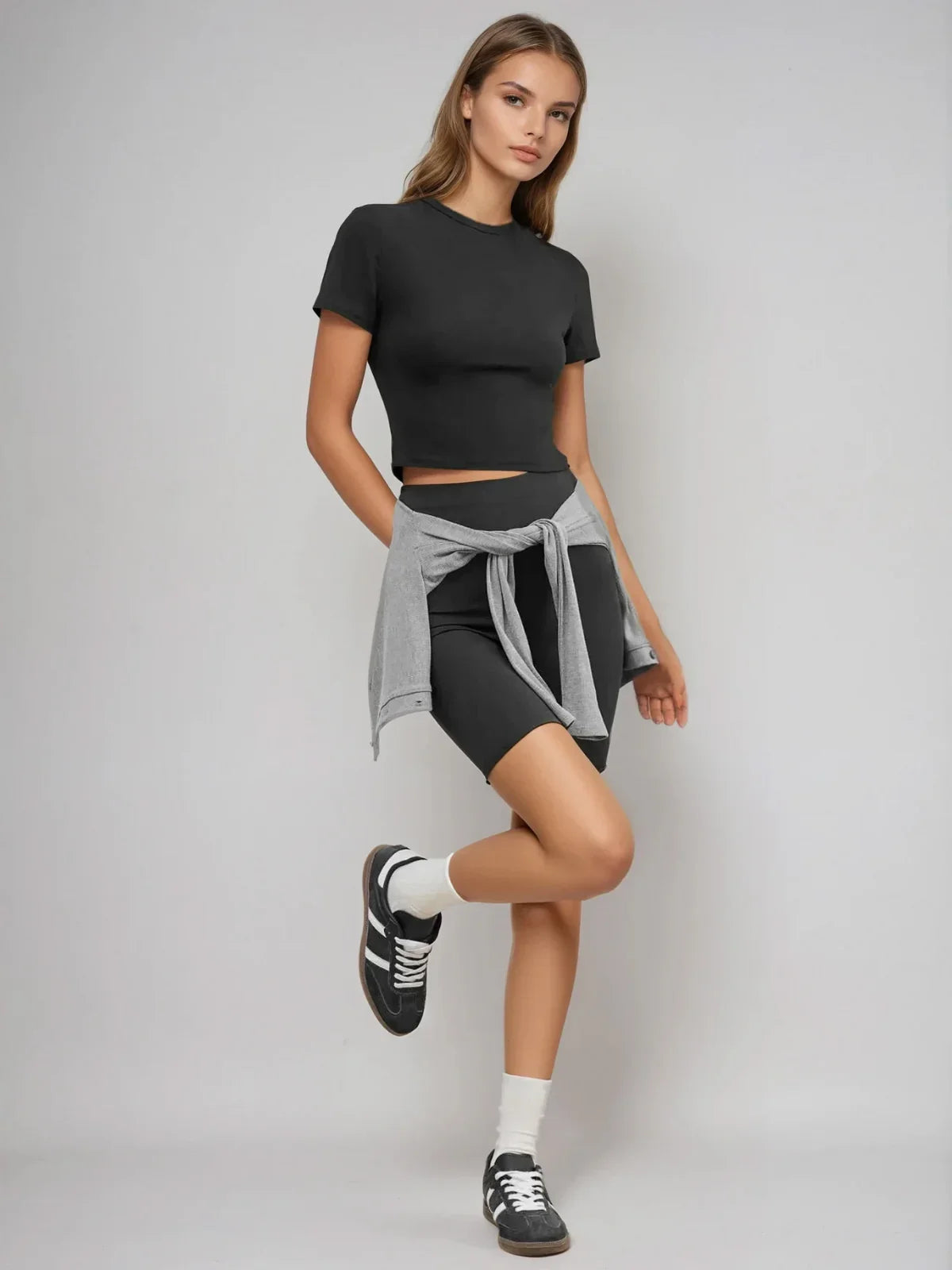 Timeless Style Fitted Tee - LA FEMME WANDERER