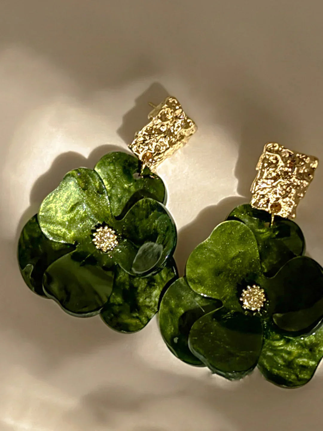 Golden Floral Dangle Earrings - LA FEMME WANDERER