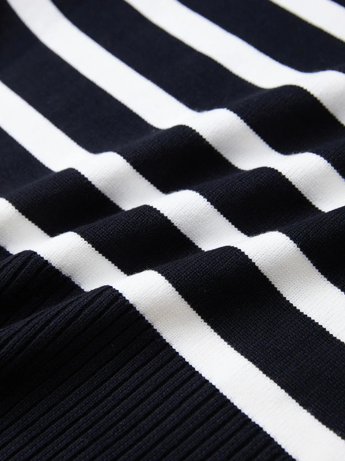 Cozy Stripe Mockneck Sweater - LA FEMME WANDERER