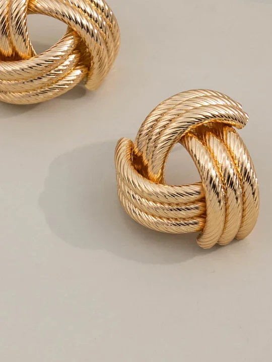 Knotted Earnings - LA FEMME WANDERER