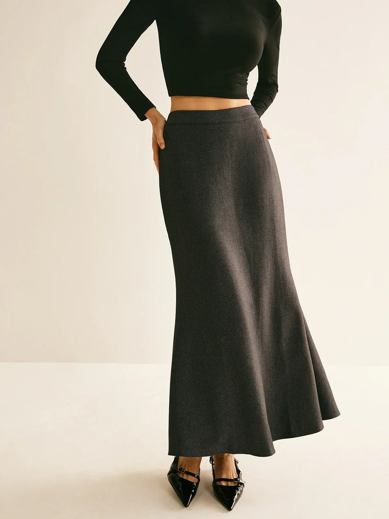 Jupe fendue dans le dos, coupe régulière