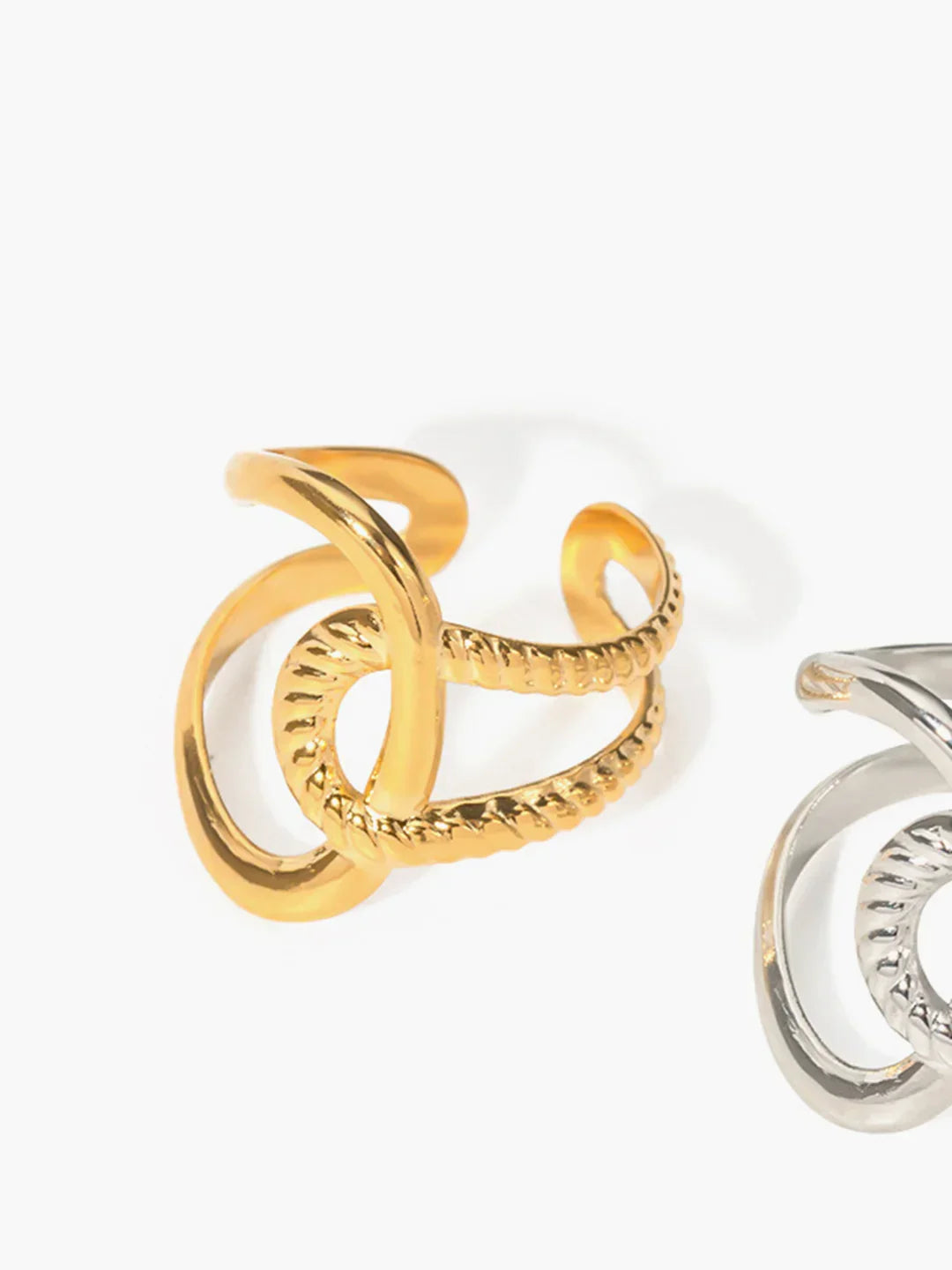 Sculpted Loop Statement Ring - LA FEMME WANDERER