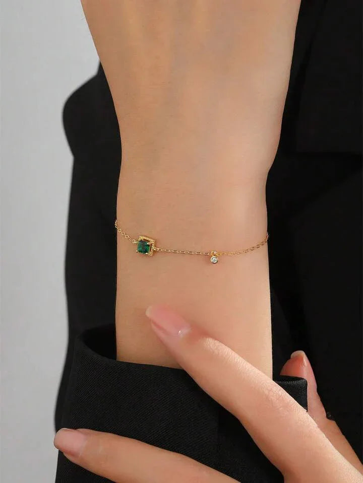 Emerald Accent Dainty Gold Bracelet - LA FEMME WANDERER