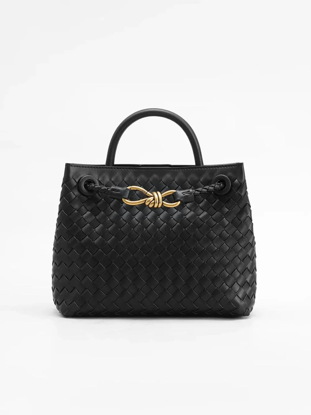 Classy Capsule - 5 - LA FEMME WANDERER