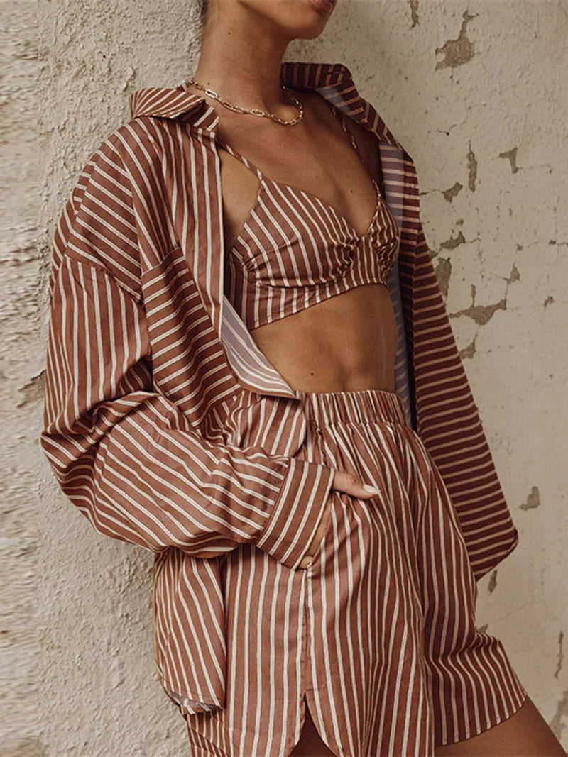 Ensemble short trois pièces à rayures et manches longues à simple boutonnage