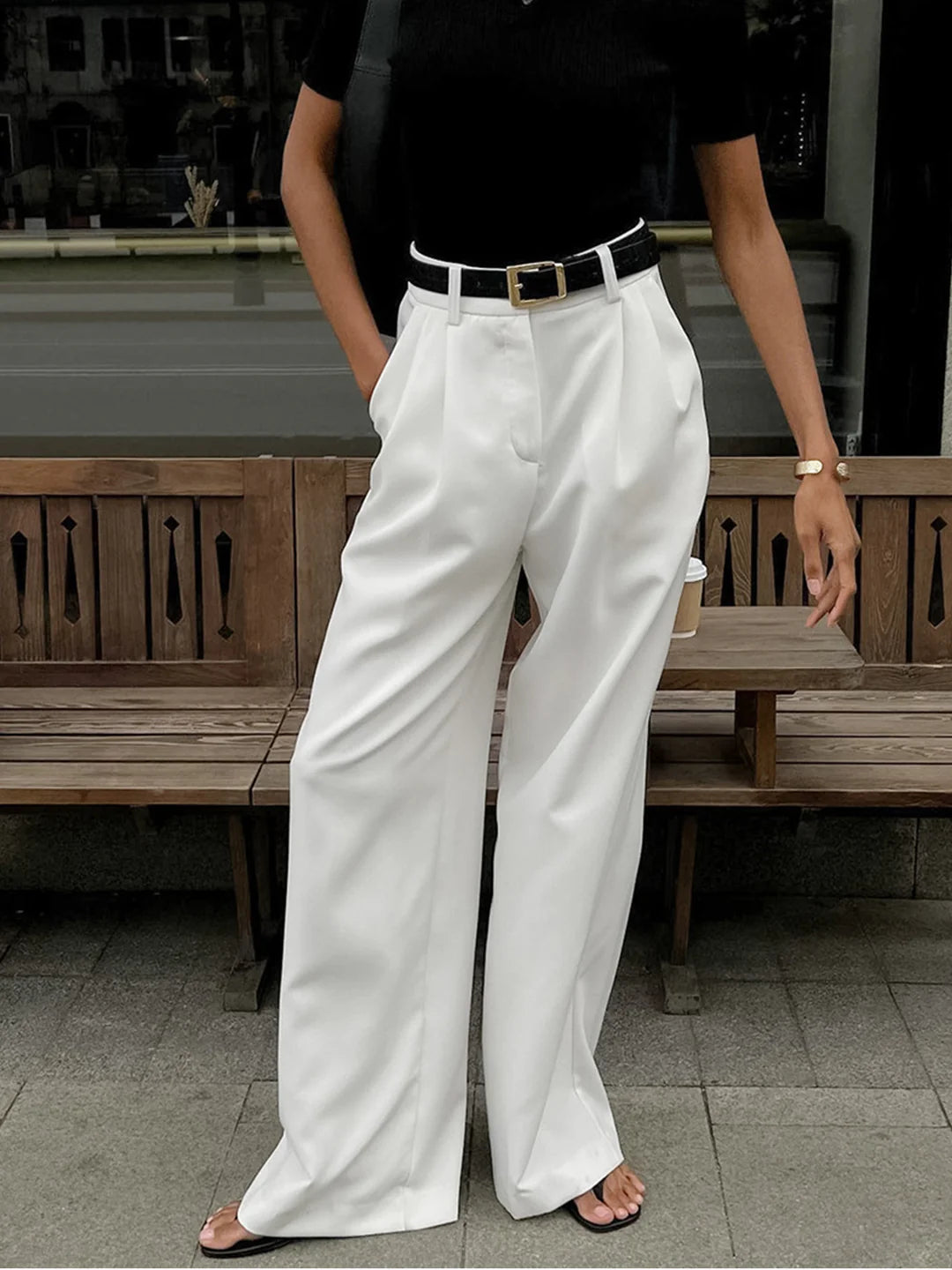 Classy Capsule - 4 - LA FEMME WANDERER