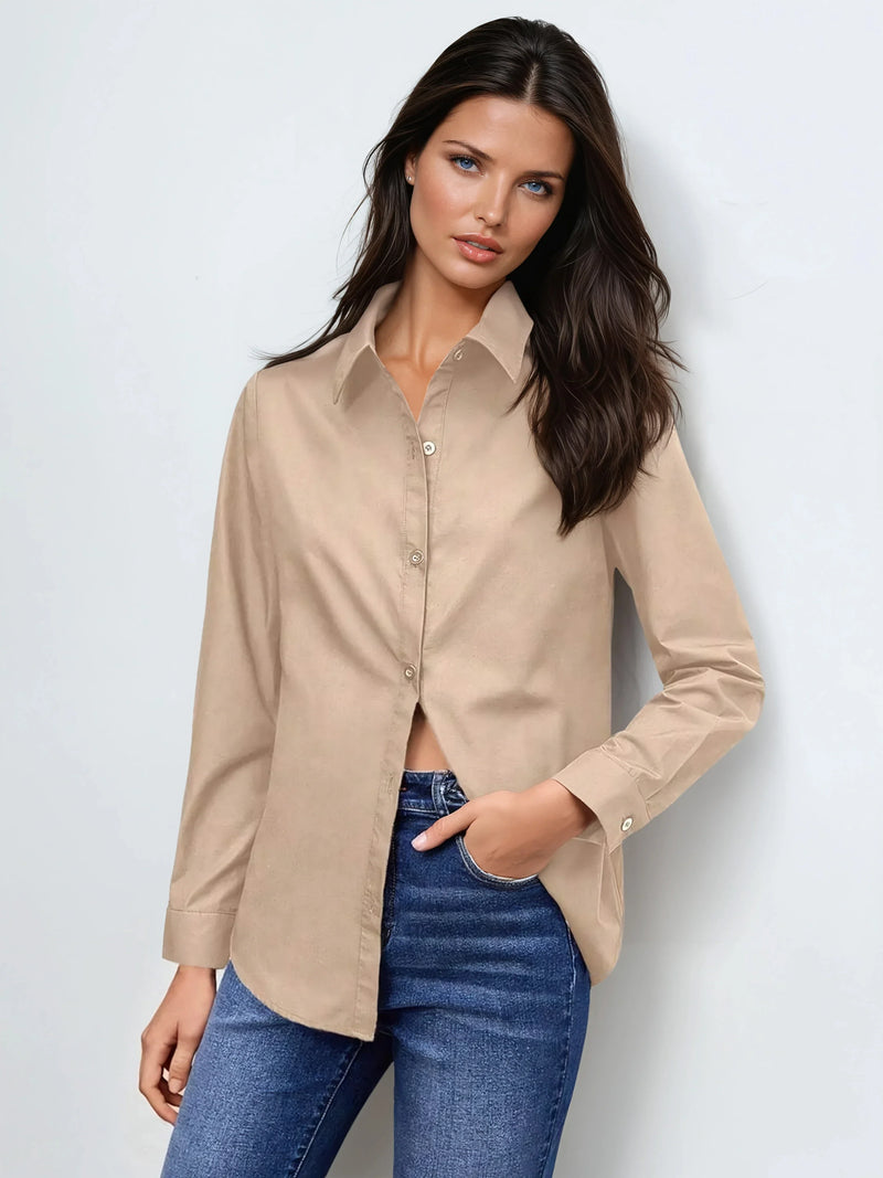 Chemise boutonnée en coton avec col classique, coupe classique