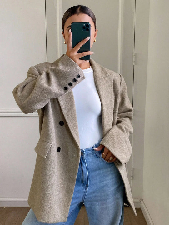 Manteau chaud en laine mélangée à col cranté et double boutonnage