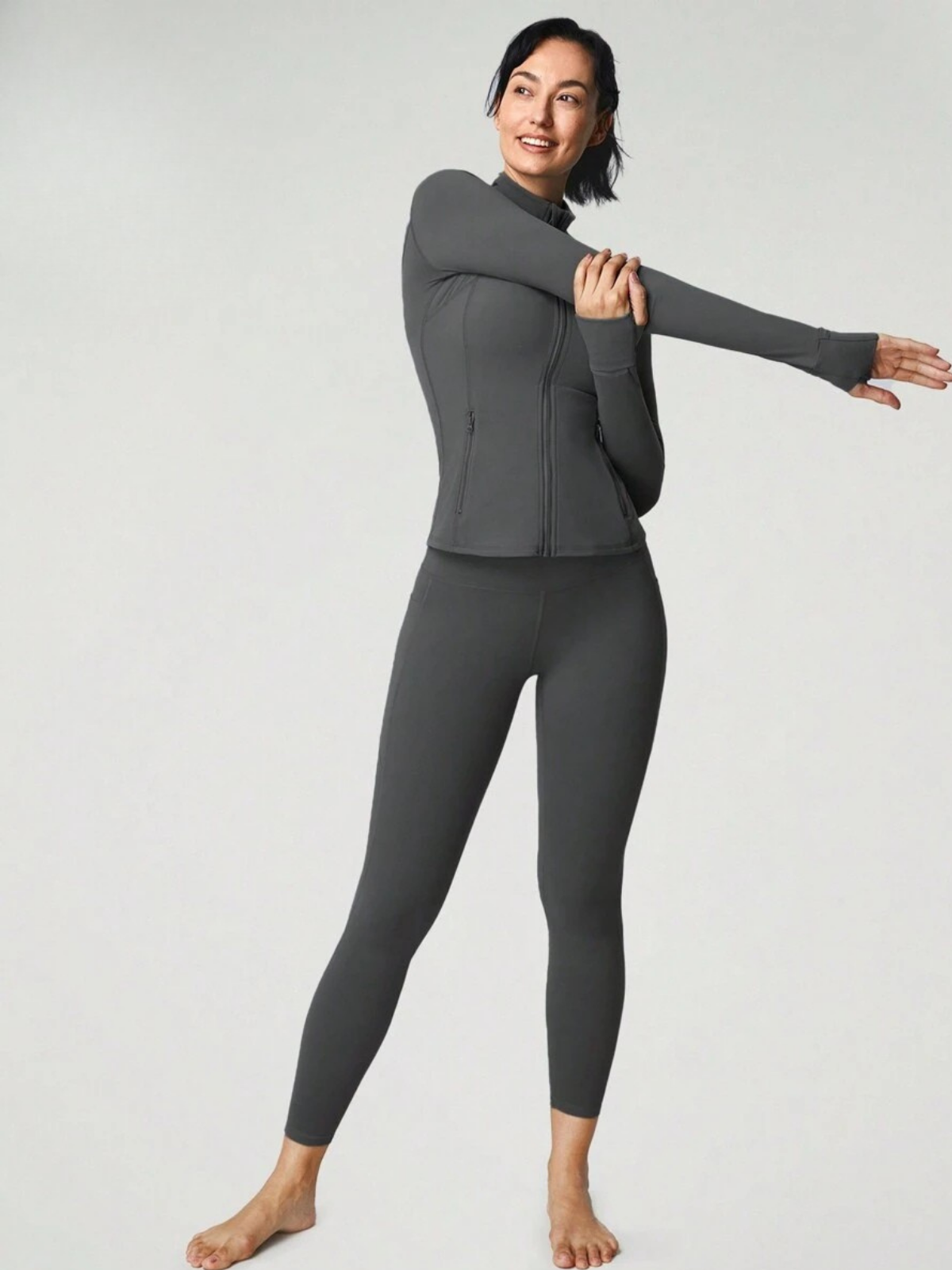 Leggings taille haute Soft Move en fibre Tactel extensible dans les quatre sens, parfaits pour le yoga en studio et adaptés à tous les niveaux.