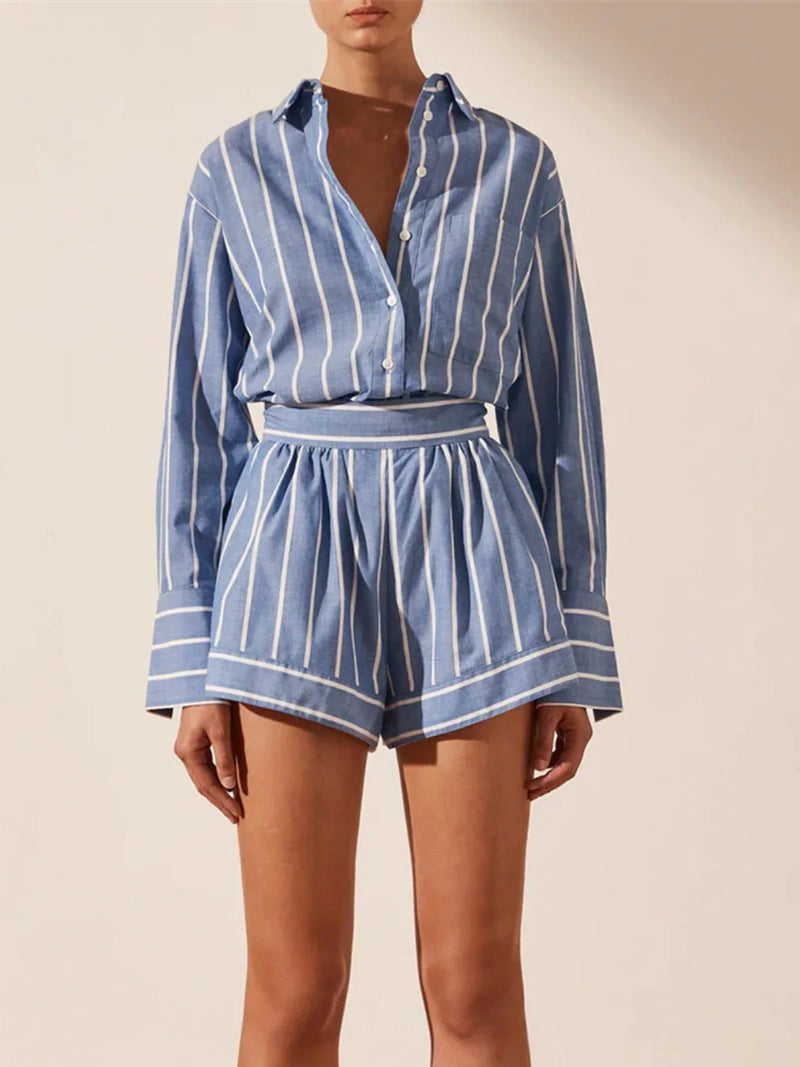 Ensemble chemise et short rayés bleus assortis