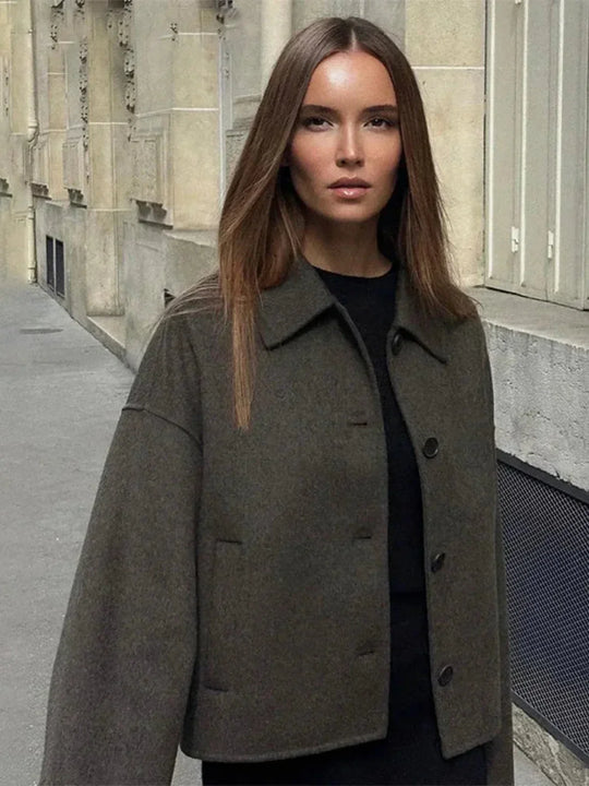 Manteau court en laine taupe