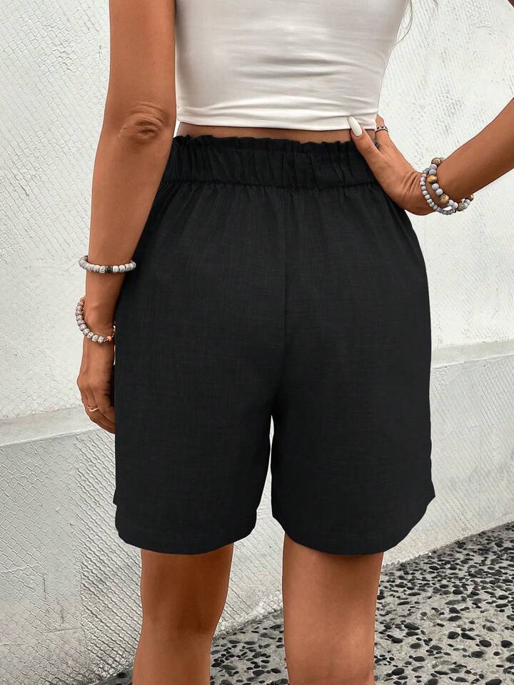 Minimalist Tailored Shorts – Sophisticated Summer Wardrobe Staple