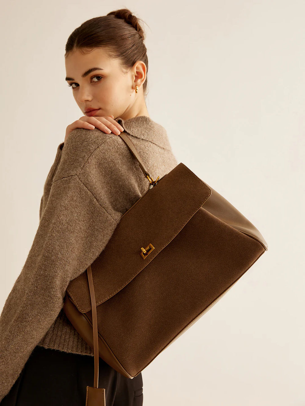 Classy & Chic Look - 1 - LA FEMME WANDERER